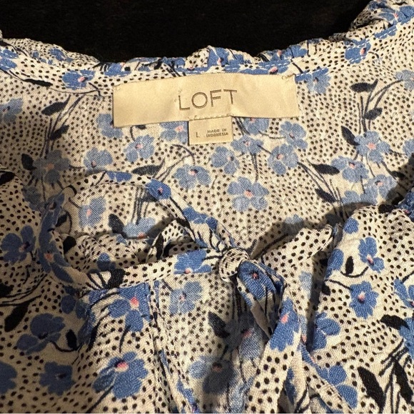 LOFT Blue and White Floral Blouse - Picture 2 of 6